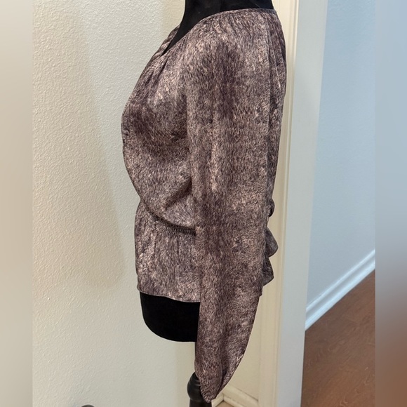 Michael by Michael Kors Peplum Grey Multi Print Off The Shoulder Blouse - Picture 4 of 6